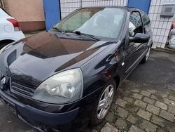 Schwarz Gebraucht 2005 Renault Clio II Kleinwagen | 2.490 € (Fairer Preis)