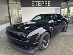 Pitch black coat. Gebraucht 2024 Dodge Challenger Coupé | 88.500 €
