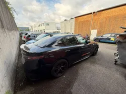Nero vulcano Gebraucht 2023 Alfa Romeo Giulia Quadrifoglio Limousine | 49.900 €