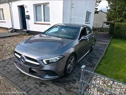 Grau Gebraucht 2019 Mercedes A200 AMG line Limousine | 20.500 € (Fairer Preis)