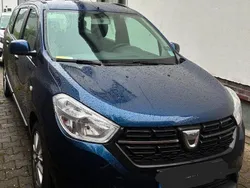 Blau Gebraucht 2018 Dacia Lodgy Comfort Van / Kleinbus | 9.450 € (Guter Preis)