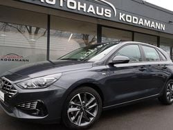 Grau Gebraucht 2023 Hyundai i30 Trend Limousine | 14.769 € (Fairer Preis)