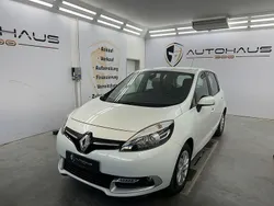 Weiß Gebraucht 2013 Renault Scénic III Initiale Paris Van / Kleinbus | 5.990 € (Fairer Preis)
