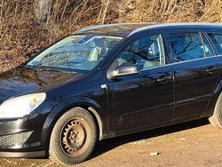 Schwarz Gebraucht 2009 Opel Astra Kombi | 3.499 € (Teuer)