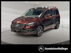 Sandgelb Gebraucht 2023 Mercedes 180 Progressive Limousine | 25.120 € (Fairer Preis)