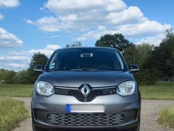 Grau Gebraucht 2023 Renault Twingo Urban Night Kleinwagen | 13.500 € (Guter Preis)