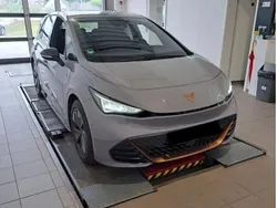 Vapor grau Gebraucht 2023 Cupra Born Kleinwagen | 25.869 € (Fairer Preis)