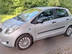 Silber Gebraucht 2008 Toyota Yaris Limousine | 4.950 € (Etwas zu teuer)