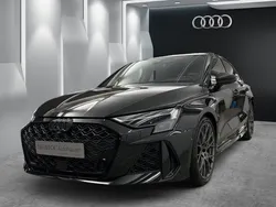 Mythosschwarz metallic Neu 2024 Audi RS3 Sport Kleinwagen | 84.990 €