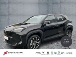 Black mica / ink Gebraucht 2024 Toyota Yaris Cross Team SUV | 24.990 € (Superpreis)