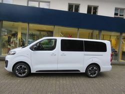Weiss Gebraucht 2023 Opel Zafira Life Selection Van / Kleinbus | 34.790 € (Fairer Preis)