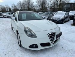 Weiß Gebraucht 2012 Alfa Romeo Giulietta Turismo Limousine | 5.950 € (Guter Preis)