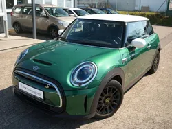 Grün Gebraucht 2022 Mini Cooper SE Kleinwagen | 17.099 € (Guter Preis)