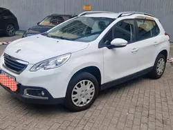 Weiß Gebraucht 2015 Peugeot 2008 Style SUV | 6.700 € (Guter Preis)