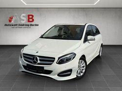 Weiß Gebraucht 2016 Mercedes B180 Van / Kleinbus | 13.999 € (Guter Preis)