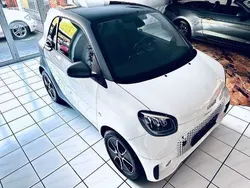 Weiß Gebraucht 2021 Smart ForTwo Electric Drive Kleinwagen | 11.600 € (Fairer Preis)