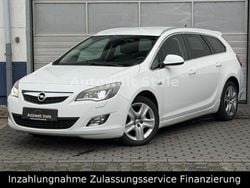 Weiß Gebraucht 2012 Opel Astra Sport Kombi | 5.200 € (Fairer Preis)