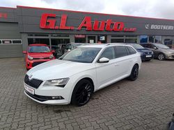 Weiß Gebraucht 2016 Skoda Superb Style Kombi | 16.990 € (Fairer Preis)