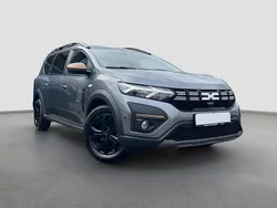 Grau Gebraucht 2024 Dacia Jogger Extreme Van / Kleinbus | 18.888 € (Guter Preis)