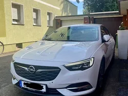 Weiß Gebraucht 2019 Opel Insignia Business Limousine | 13.900 € (Guter Preis)