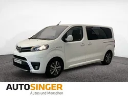 Schaum weiß Gebraucht 2022 Toyota Proace Verso Team Kombi | 29.870 € (Fairer Preis)