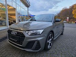 Grau Gebraucht 2021 Audi A1 Sportback S-Line Kleinwagen | 18.300 € (Fairer Preis)