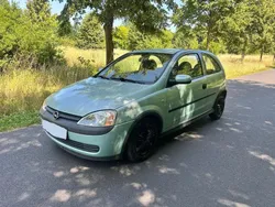 Grün Gebraucht 2002 Opel Corsa Kleinwagen | 2.350 € (Etwas zu teuer)