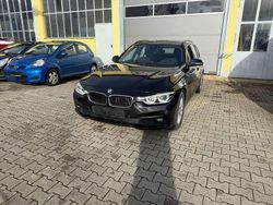 Schwarz Gebraucht 2018 BMW 318 Advantage Kombi | 8.999 € (Fairer Preis)