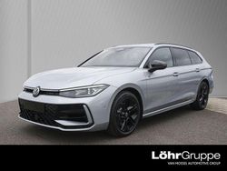 Oyster silver metallic Neu 2025 VW Passat R-line Kombi | 62.490 €