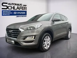 Olivine grey / mic Gebraucht 2019 Hyundai Tucson Trend SUV | 16.780 € (Fairer Preis)