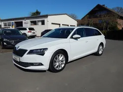 Moonweiss metallic Gebraucht 2019 Skoda Superb Style Kombi | 22.390 € (Fairer Preis)
