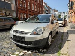 Grau Gebraucht 2006 Ford Fiesta Kleinwagen | 2.500 € (Fairer Preis)