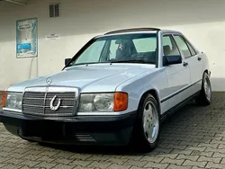 Weiß Gebraucht 1987 Mercedes 190 Limousine | 8.499 €
