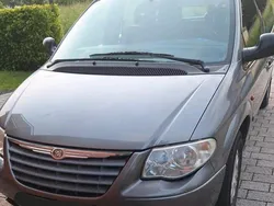 Grau Gebraucht 2007 Chrysler Grand Voyager Van / Kleinbus | 4.500 €
