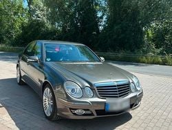 Braun Gebraucht 2008 Mercedes E280 Avantgarde Limousine | 9.000 € (Teuer)