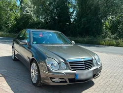 Braun Gebraucht 2008 Mercedes E280 Avantgarde Limousine | 9.000 € (Teuer)