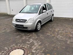 Silber Gebraucht 2004 Opel Meriva Van / Kleinbus | 2.690 € (Etwas zu teuer)