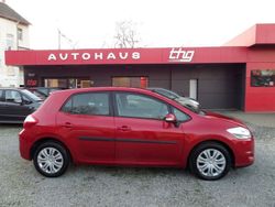 Rot Gebraucht 2011 Toyota Auris Life+ Limousine | 7.990 € (Etwas zu teuer)