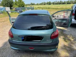 Grün Gebraucht 2001 Peugeot 206 Style Limousine | 700 € (Superpreis)