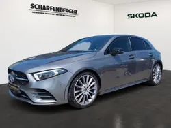Grau Gebraucht 2018 Mercedes 200 AMG line Limousine | 21.665 € (Fairer Preis)