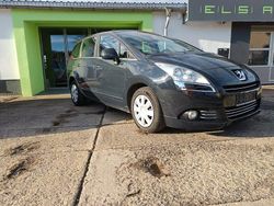 Grau Gebraucht 2010 Peugeot 5008 Premium Van / Kleinbus | 2.899 € (Guter Preis)