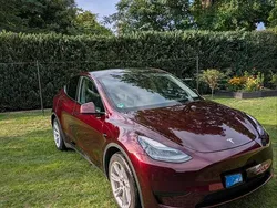 Rot Gebraucht 2023 Tesla Model Y Standard Range SUV | 32.000 €