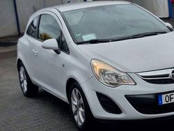 Weiß Gebraucht 2013 Opel Corsa Active Kleinwagen | 3.450 € (Fairer Preis)