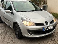 Silber Gebraucht 2007 Renault Clio III Limousine | 3.000 € (Guter Preis)
