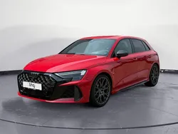 Rot Neu 2025 Audi RS3 Sportback Premium Kleinwagen | 77.990 € (Teuer)