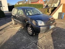 Grau Gebraucht 2004 Ford Fusion Trend Limousine | 2.000 € (Fairer Preis)