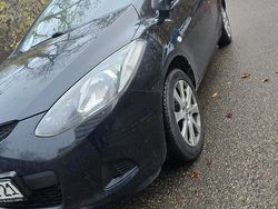 Schwarz Gebraucht 2010 Mazda 2 Kleinwagen | 2.200 €
