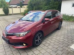 Rot Gebraucht 2018 Toyota Auris Touring Sports Team Kombi | 11.990 € (Guter Preis)