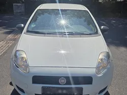 Weiß Gebraucht 2010 Fiat Punto Kleinwagen | 1.500 €