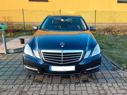 Blau Gebraucht 2012 Mercedes E200 Avantgarde Limousine | 7.800 € (Superpreis)